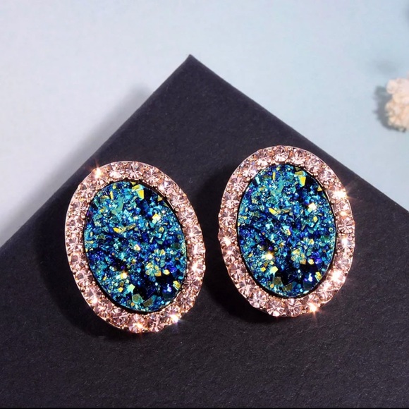 New Round Crystal Stud Earrings - Picture 2 of 6
